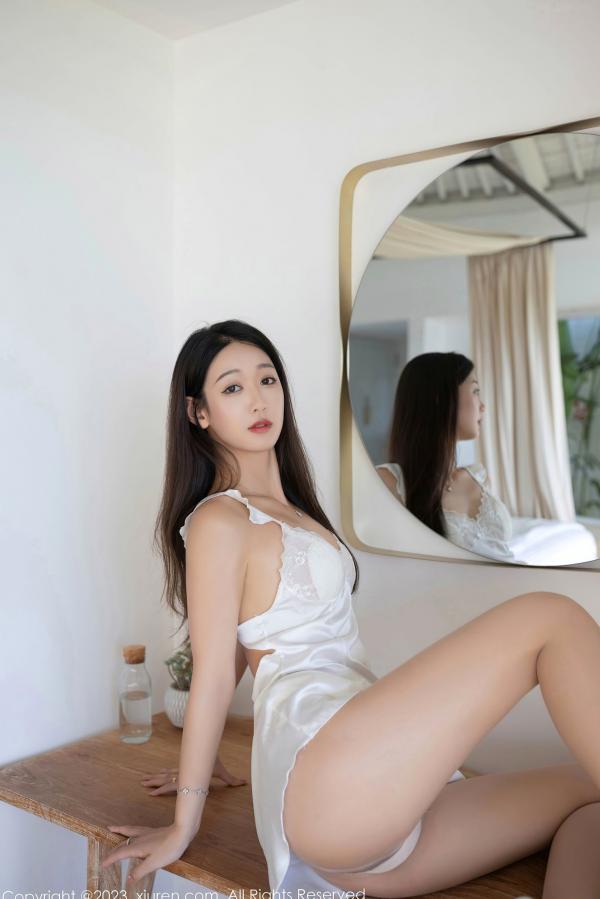 唐安琪   XiuRen秀人网6976唐安琪：白色吊带睡裙私房写真，居家唯美性感丝滑，冷艳魅力诱惑尽显（2023.06.26）第27张图片