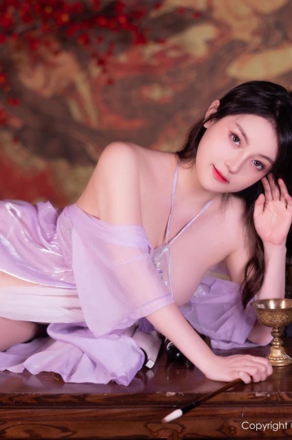 豆瓣酱  [XiuRen]高清写真图 2024.02.02 No.8059 豆瓣酱 美臀性感第18张图片