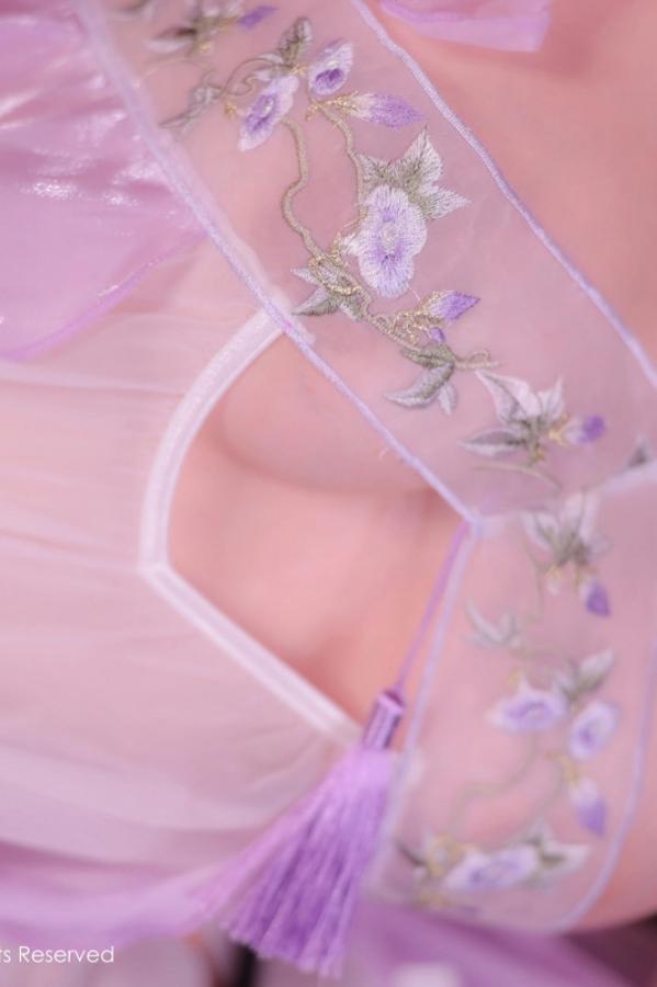 豆瓣酱  [XiuRen]高清写真图 2024.02.02 No.8059 豆瓣酱 美臀性感第19张图片