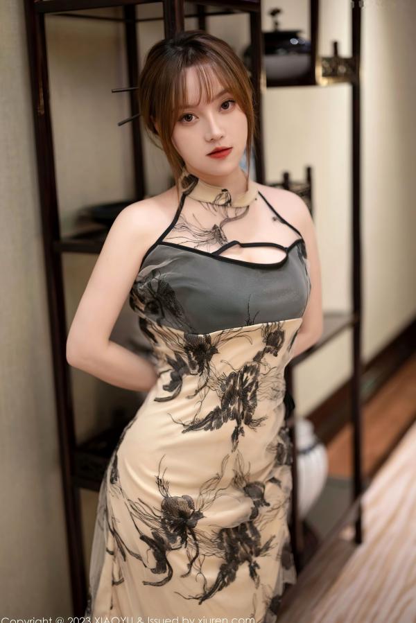 豆瓣酱   XiaoYu语画界1004：豆瓣酱私房大尺度写真，性感蕾丝内衣配黑丝，都市夜景下的极致诱惑与奢华魅影第3张图片