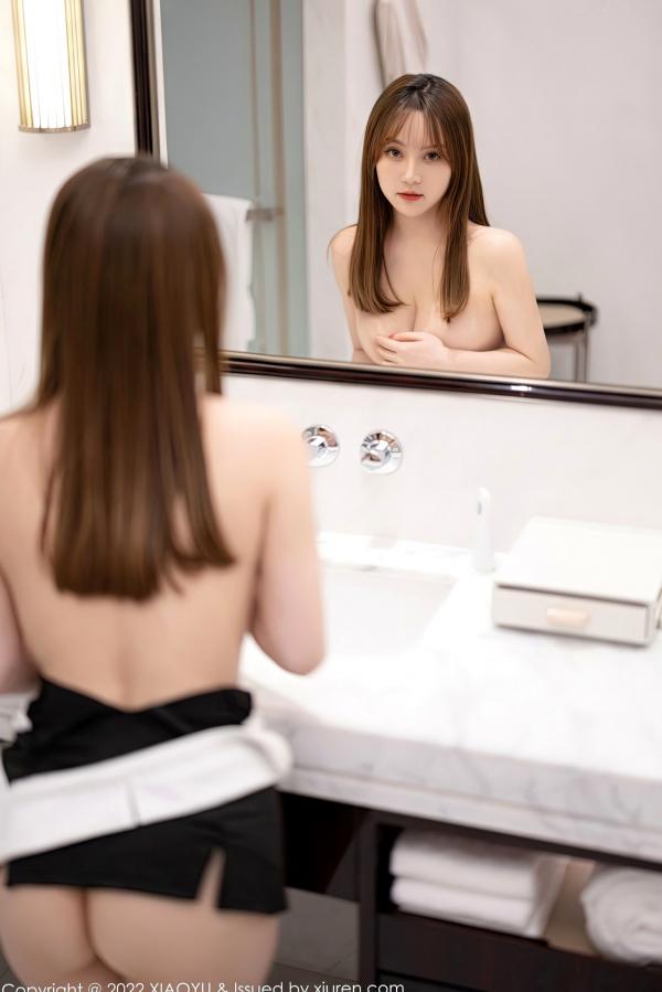 豆瓣酱   XiaoYu语画界-933-豆瓣酱：白色上衣黑短裙搭配超薄黑丝，演绎酒店私房诱惑，极致性感美腿职业装写真第81张图片