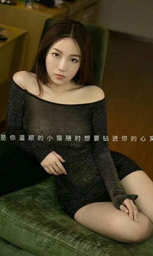 小妮妮   UGirls尤果圈小妮妮《是心动呀》：清新水手制服与性感黑色礼服私房写真，完美曲线极致诱惑第2张图片