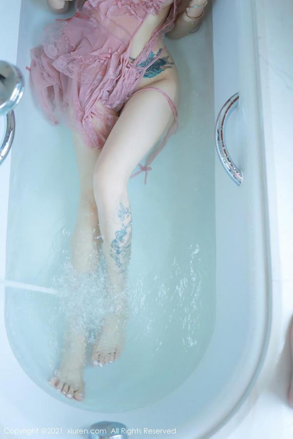 夏西CiCi  双马尾女孩夏西CiCi 粉色女仆浴室湿身第51张图片