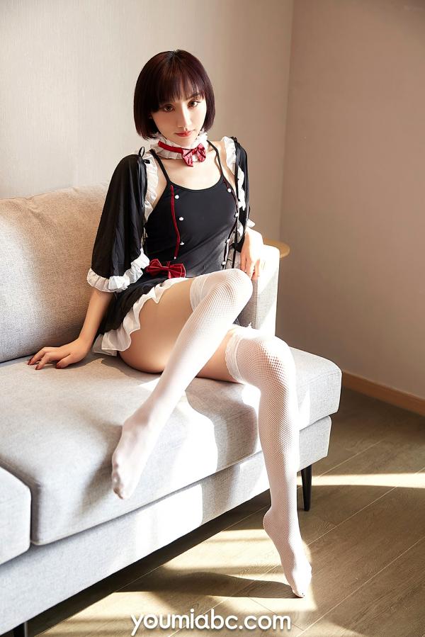 林茵茵   YouMi尤蜜林茵茵《多汁女仆》性感制服诱惑，短发与美腿的极致魅惑，极品角色扮演私房照第2张图片