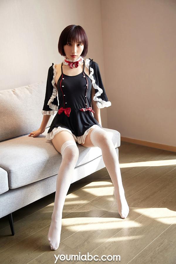 林茵茵   YouMi尤蜜林茵茵《多汁女仆》性感制服诱惑，短发与美腿的极致魅惑，极品角色扮演私房照第6张图片