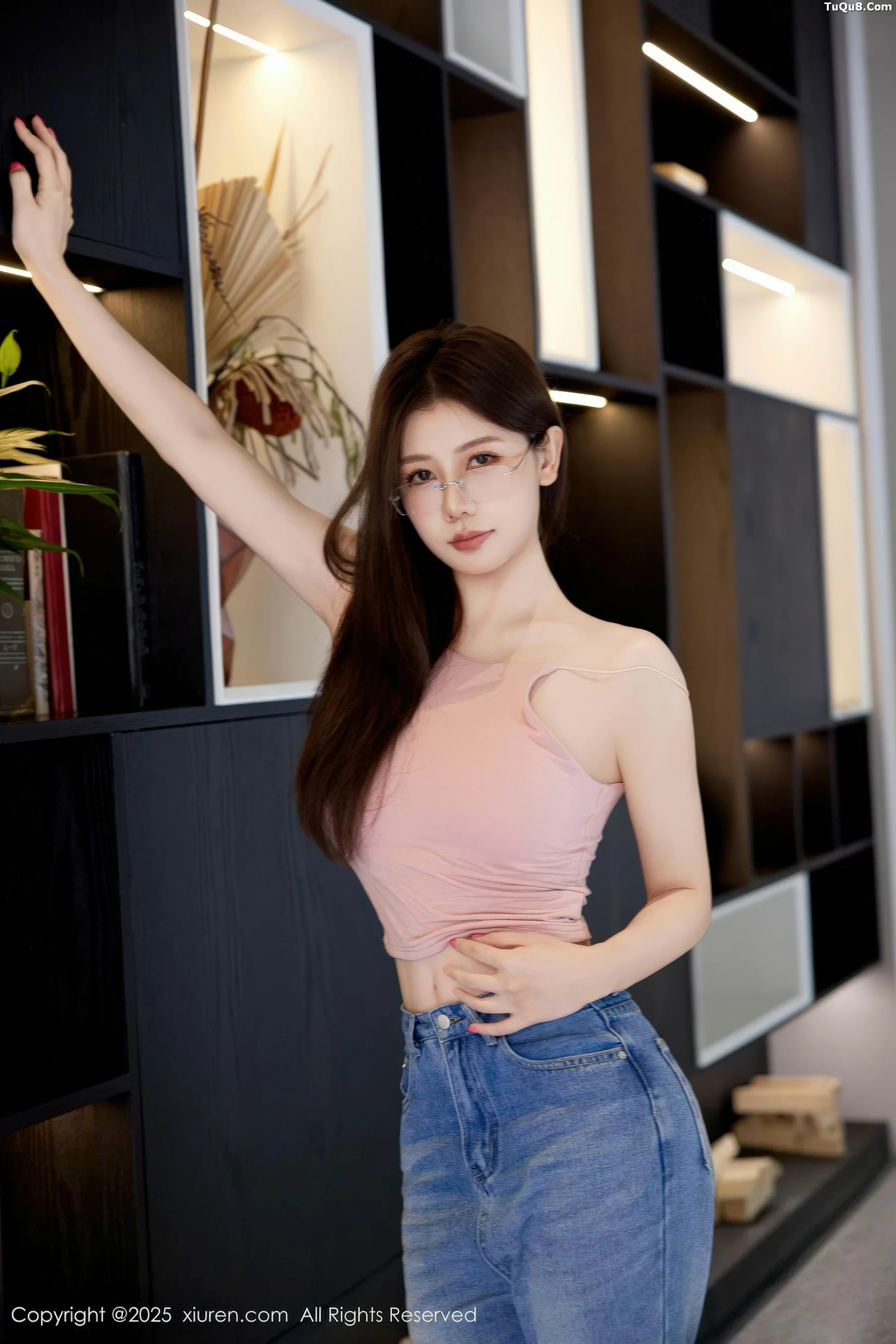 尹甜甜  [XiuRen]高清写真图 2025.11.13 No.10983 尹甜甜sunny 情趣内衣第11张图片