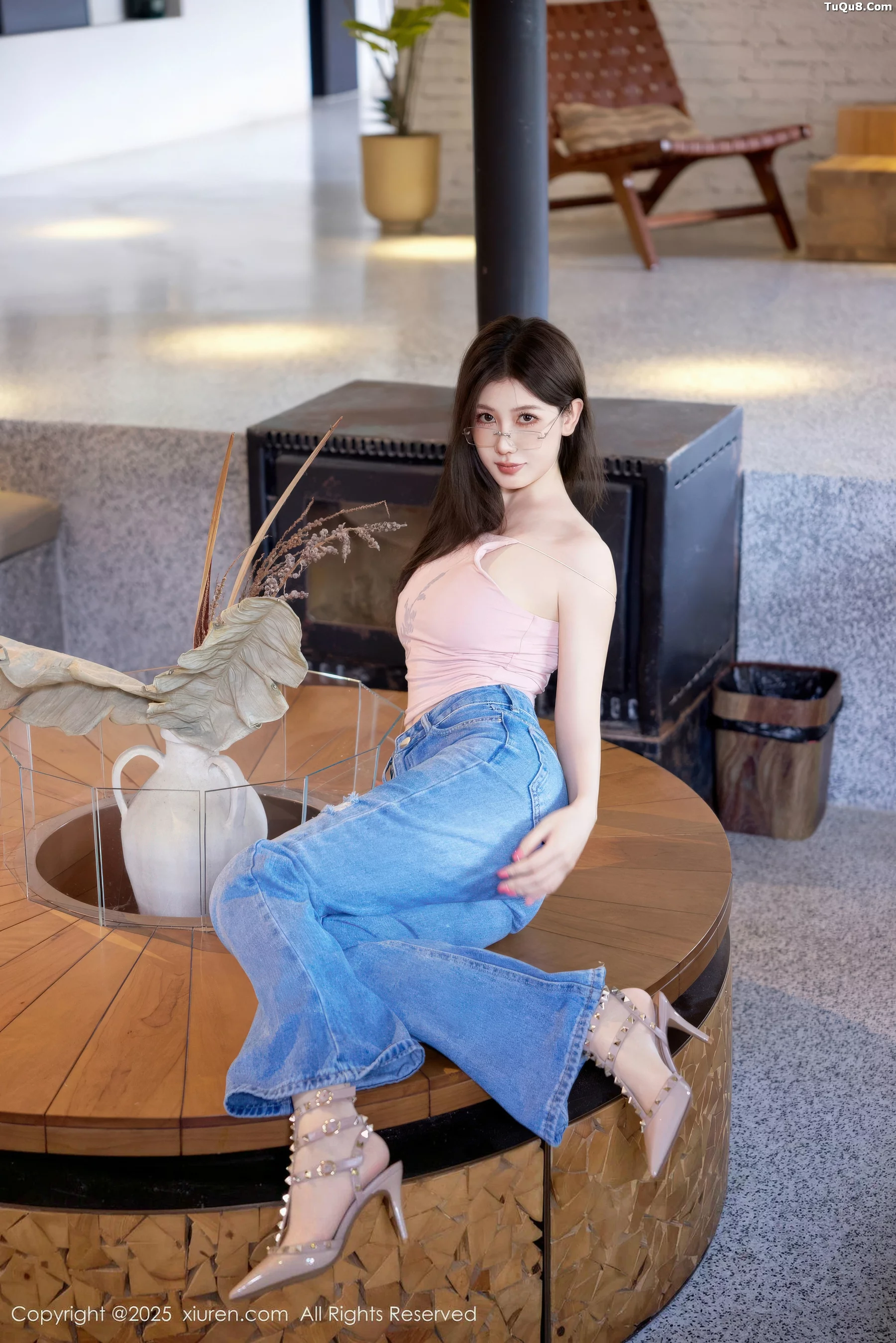 尹甜甜  [XiuRen]高清写真图 2025.11.13 No.10983 尹甜甜sunny 情趣内衣第13张图片