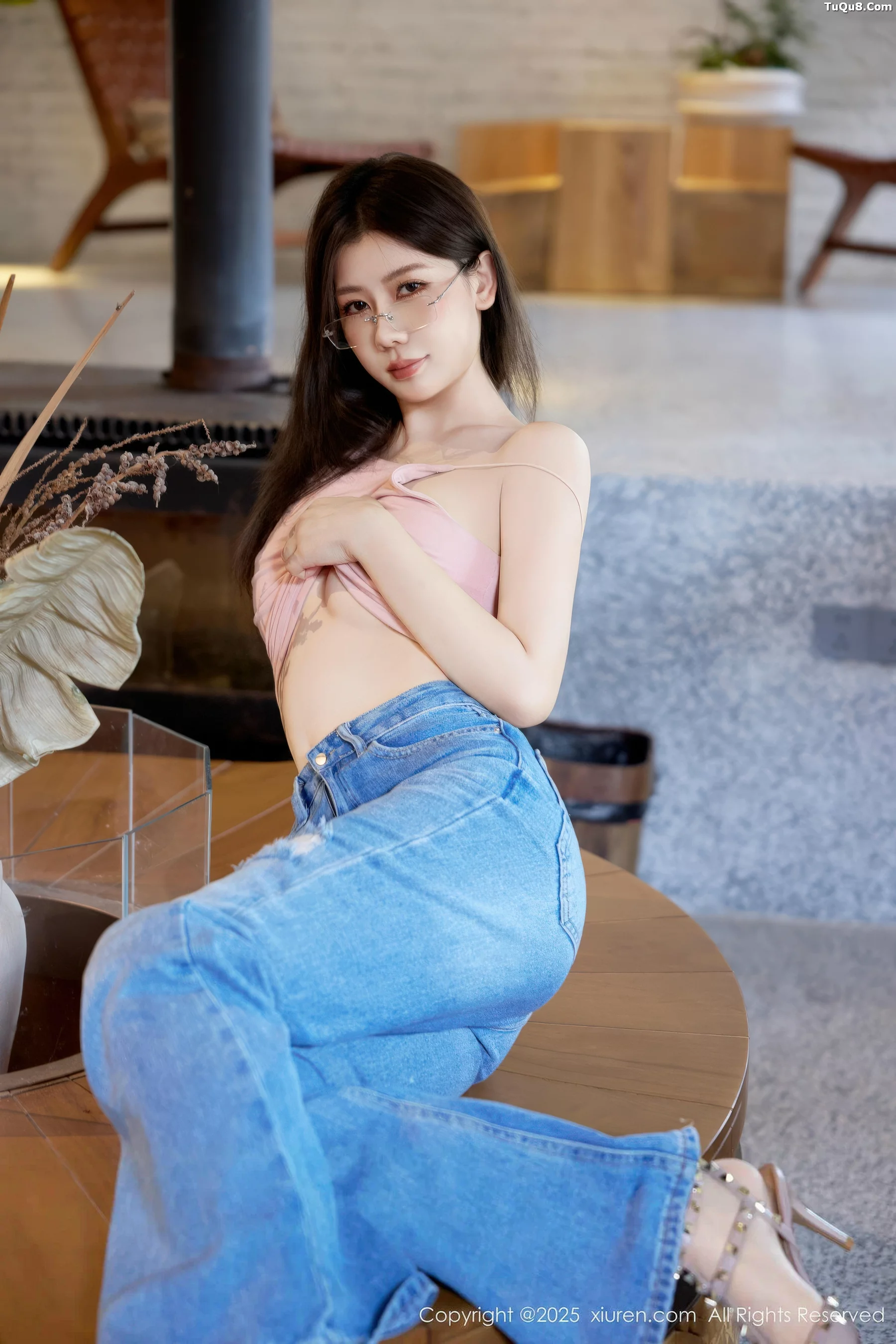 尹甜甜  [XiuRen]高清写真图 2025.11.13 No.10983 尹甜甜sunny 情趣内衣第16张图片