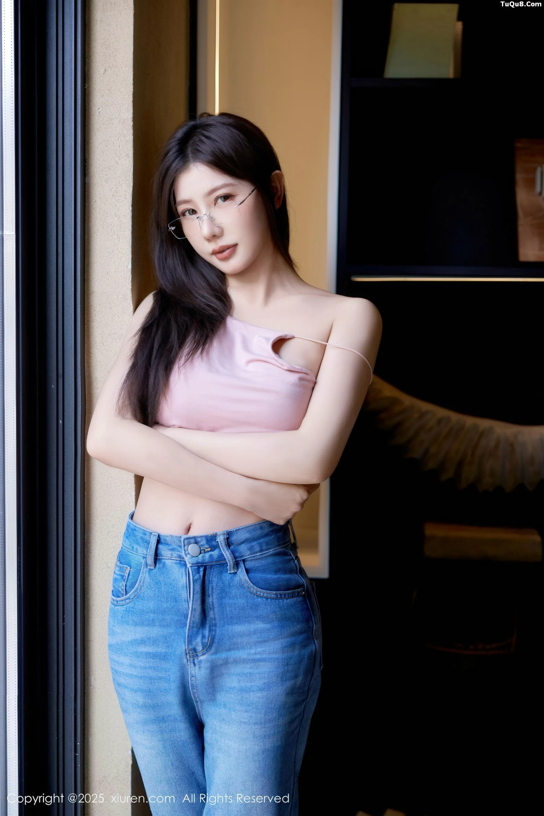 尹甜甜  [XiuRen]高清写真图 2025.11.13 No.10983 尹甜甜sunny 情趣内衣第24张图片