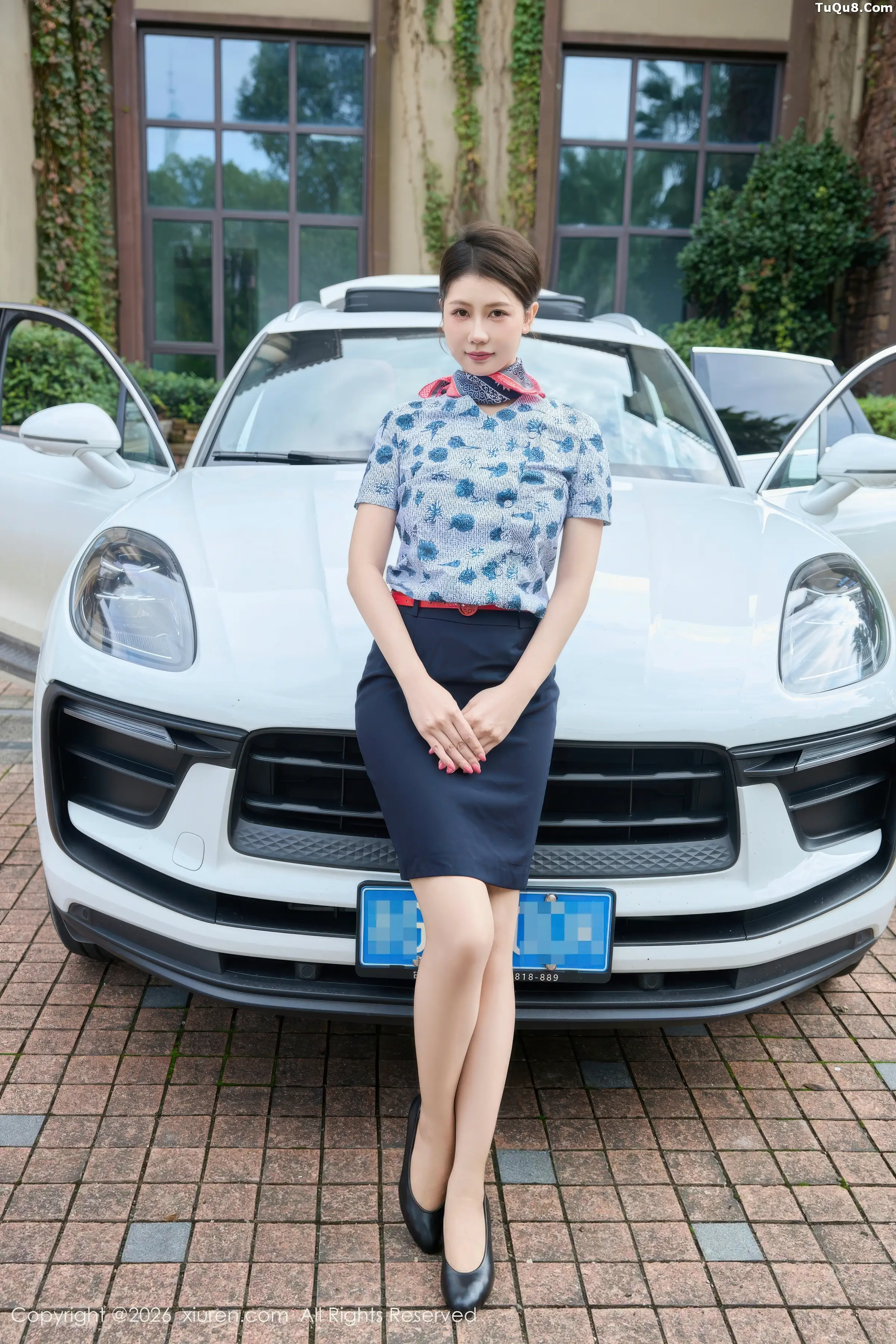 尹甜甜  [XiuRen]高清写真图 2026.01.16 No.11241 尹甜甜 空姐制服第2张图片