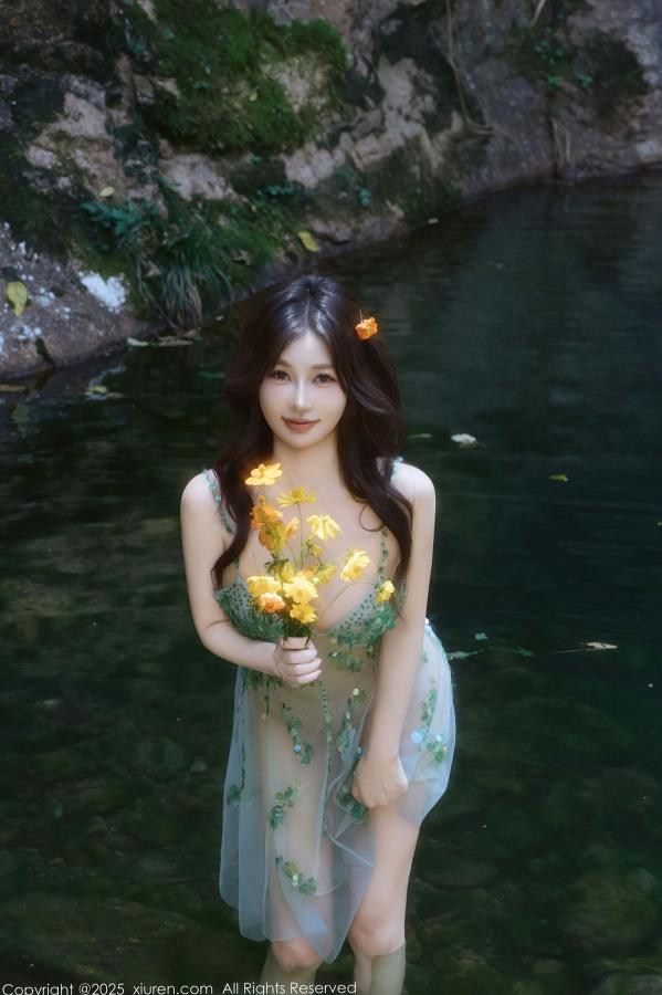 尹甜甜  XiuRen秀人网 NO.10756 尹甜甜 - 户外小溪淡绿透视纱裙仙气性感写真第9张图片