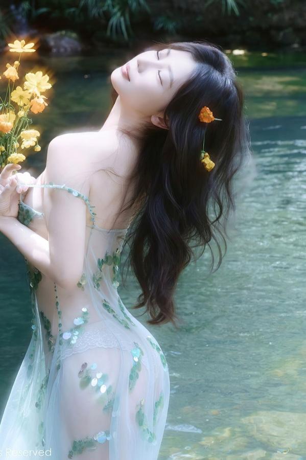 尹甜甜  XiuRen秀人网 NO.10756 尹甜甜 - 户外小溪淡绿透视纱裙仙气性感写真第16张图片