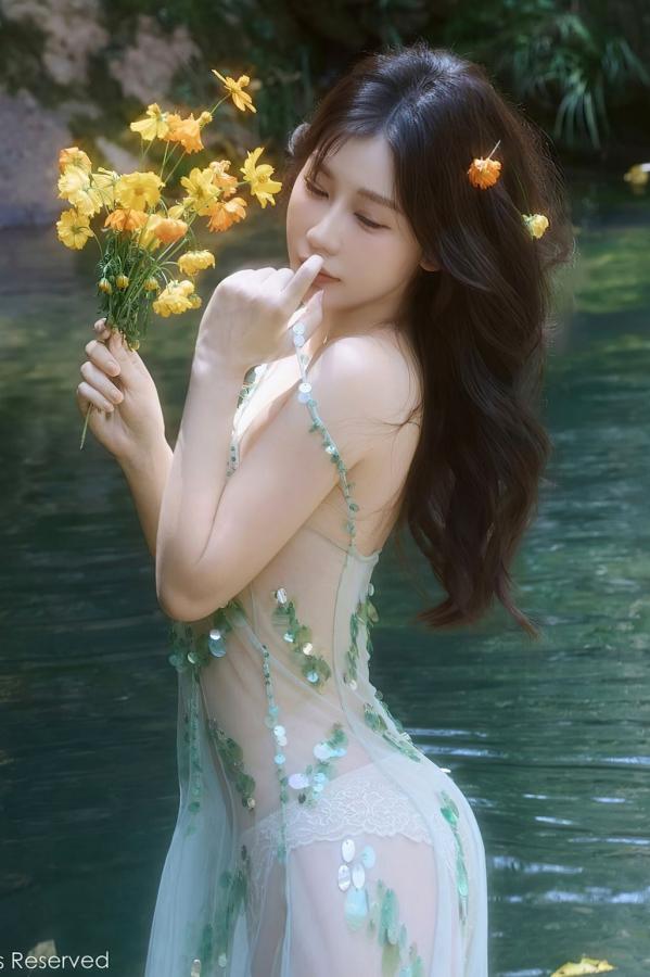 尹甜甜  XiuRen秀人网 NO.10756 尹甜甜 - 户外小溪淡绿透视纱裙仙气性感写真第18张图片