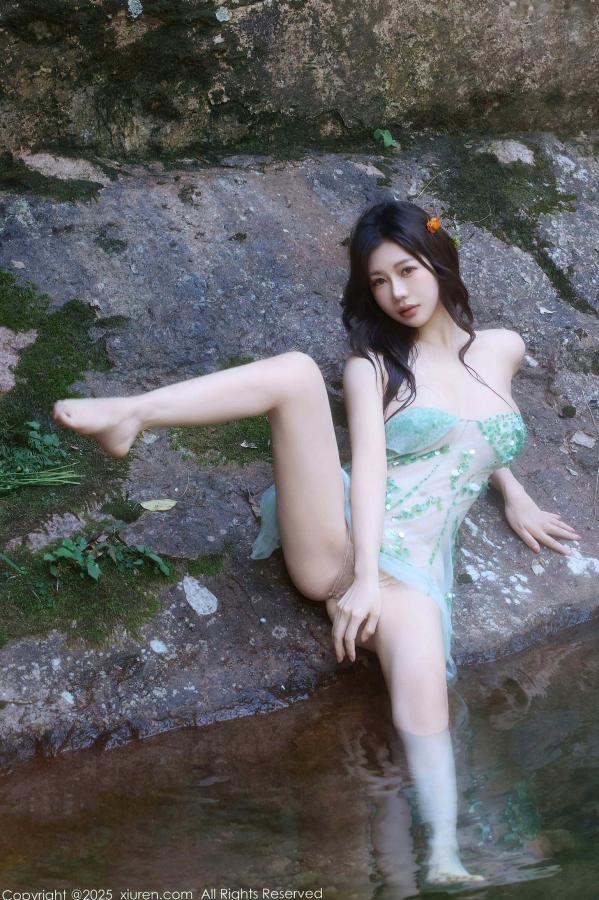 尹甜甜  XiuRen秀人网 NO.10756 尹甜甜 - 户外小溪淡绿透视纱裙仙气性感写真第42张图片