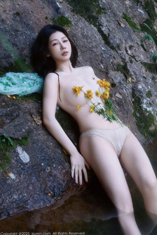 尹甜甜  XiuRen秀人网 NO.10756 尹甜甜 - 户外小溪淡绿透视纱裙仙气性感写真第50张图片