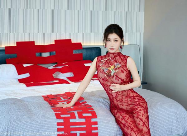 尹甜甜   秀人网XiuRen 10578 尹甜甜：红色透视蕾丝新娘装内衣私房照，喜庆婚房诱惑写真，肤白貌美身材极品，尽显御姐迷人妩媚风情第10张图片