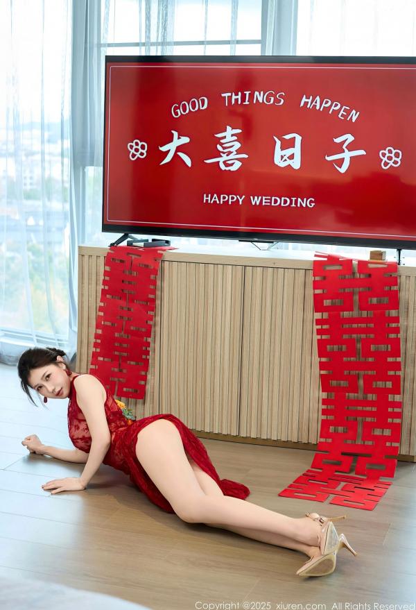 尹甜甜   秀人网XiuRen 10578 尹甜甜：红色透视蕾丝新娘装内衣私房照，喜庆婚房诱惑写真，肤白貌美身材极品，尽显御姐迷人妩媚风情第32张图片