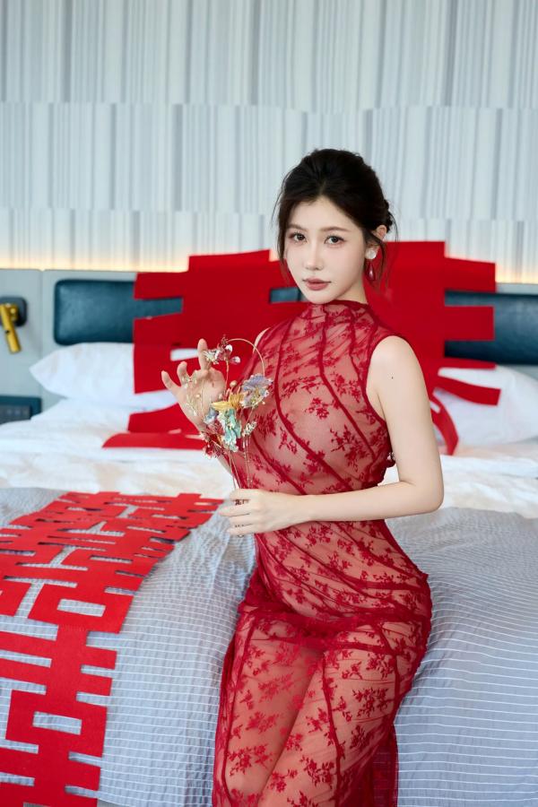 尹甜甜   尹甜甜出嫁：红色透视蕾丝长裙婚房私房写真 [85P]第8张图片