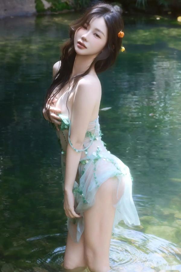 尹甜甜   尹甜甜 - 森林溪谷灵动写真 户外湿身野性私房 唯美自然花朵艺术 治愈系女神写真 [73P]第38张图片