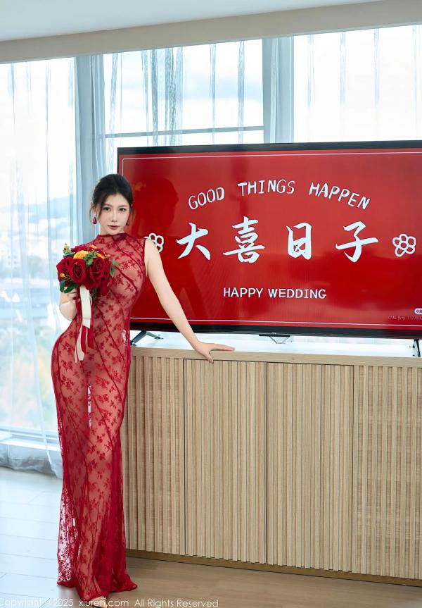 尹甜甜   [秀人]尹甜甜：新婚大喜主题私房，红妆魅影极致诱惑，白皙尤物展现性感魅力大尺度套图第25张图片
