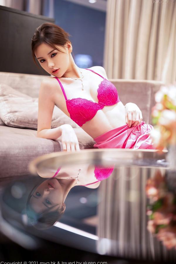 小夕juju   MyGirl美媛馆554期：小夕Juju精美旅拍，猩红蕾丝内衣搭配黑色丝袜，完美演绎极致诱惑与成熟御姐风情，高清私房视觉盛宴第45张图片