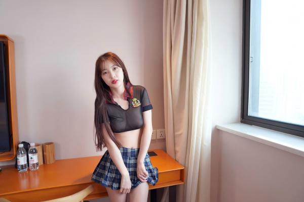林星阑   XR-Uncensored林星阑校服制服诱惑，16K超清私房大尺度美图，秀人网内购绝密系列第19张图片