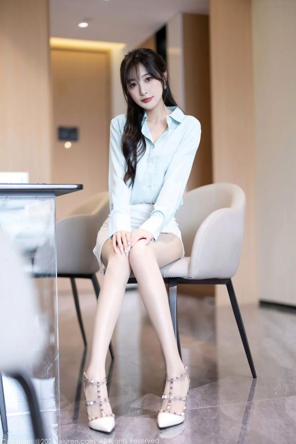 林星阑   林星阑 - 职场OL制服办公室诱惑, 极致私房丝袜美腿, 秀人网高清写真集第7张图片