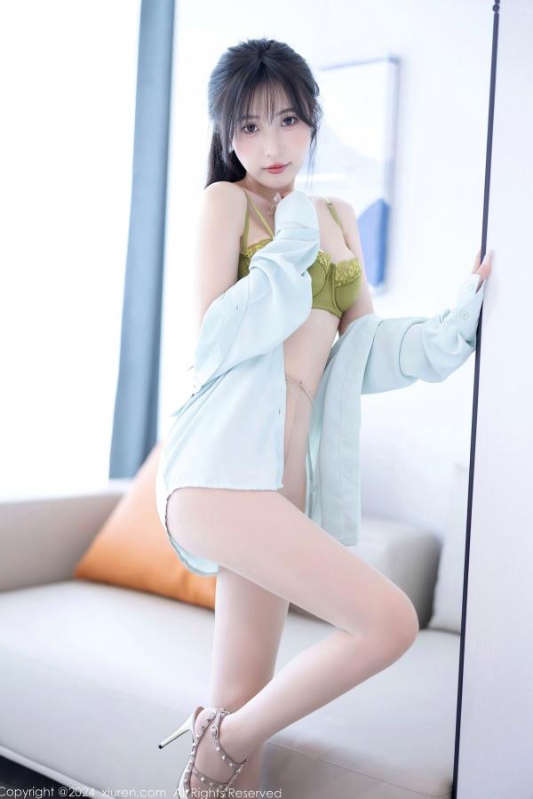 林星阑   林星阑 - 职场OL制服办公室诱惑, 极致私房丝袜美腿, 秀人网高清写真集第45张图片