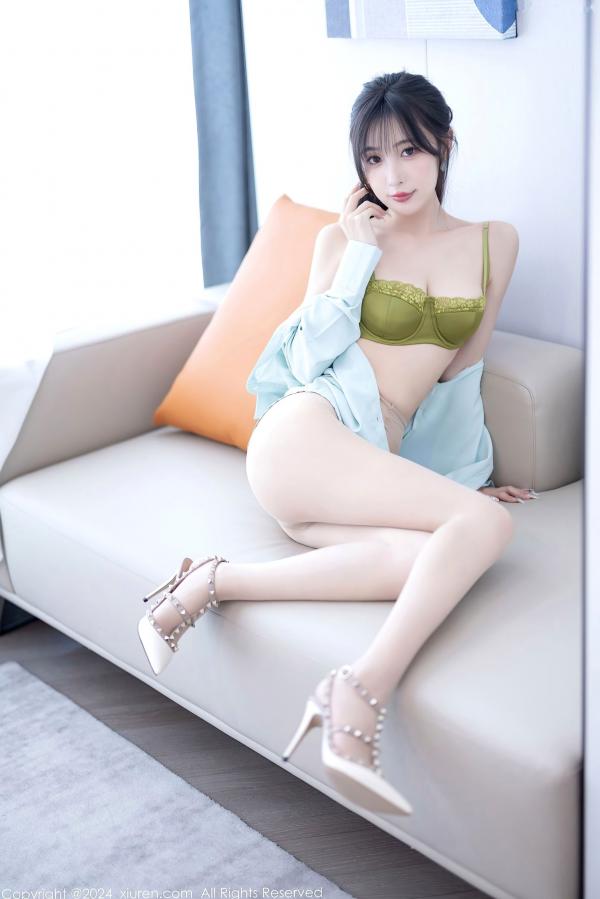 林星阑   林星阑 - 职场OL制服办公室诱惑, 极致私房丝袜美腿, 秀人网高清写真集第46张图片