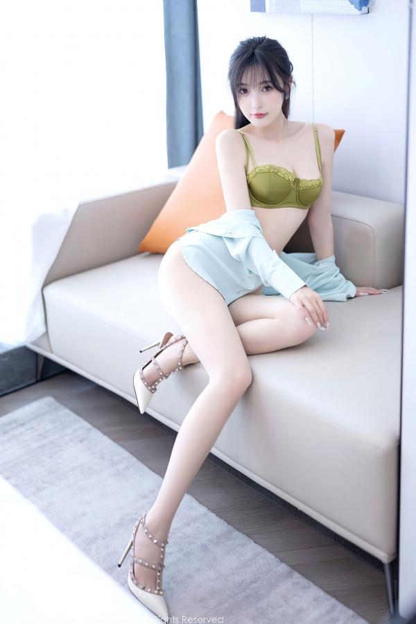 林星阑   林星阑 - 职场OL制服办公室诱惑, 极致私房丝袜美腿, 秀人网高清写真集第47张图片