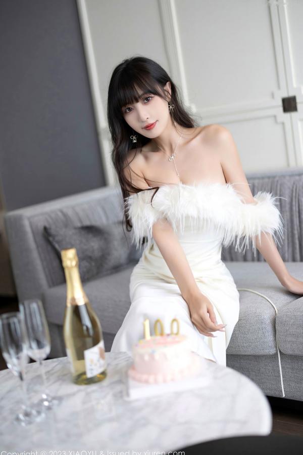 林星阑   XiaoYu语画界-1120-林星阑：纯白羽毛礼服极致诱惑，优雅私房写真展现雪白肌肤与修长美腿，尽显迷人女神风采第16张图片