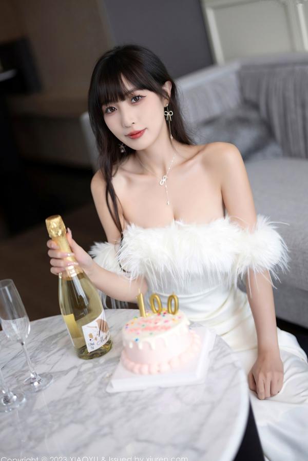 林星阑   XiaoYu语画界-1120-林星阑：纯白羽毛礼服极致诱惑，优雅私房写真展现雪白肌肤与修长美腿，尽显迷人女神风采第18张图片
