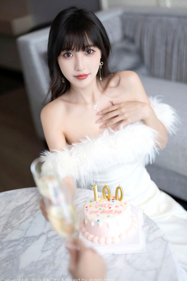 林星阑   XiaoYu语画界-1120-林星阑：纯白羽毛礼服极致诱惑，优雅私房写真展现雪白肌肤与修长美腿，尽显迷人女神风采第24张图片