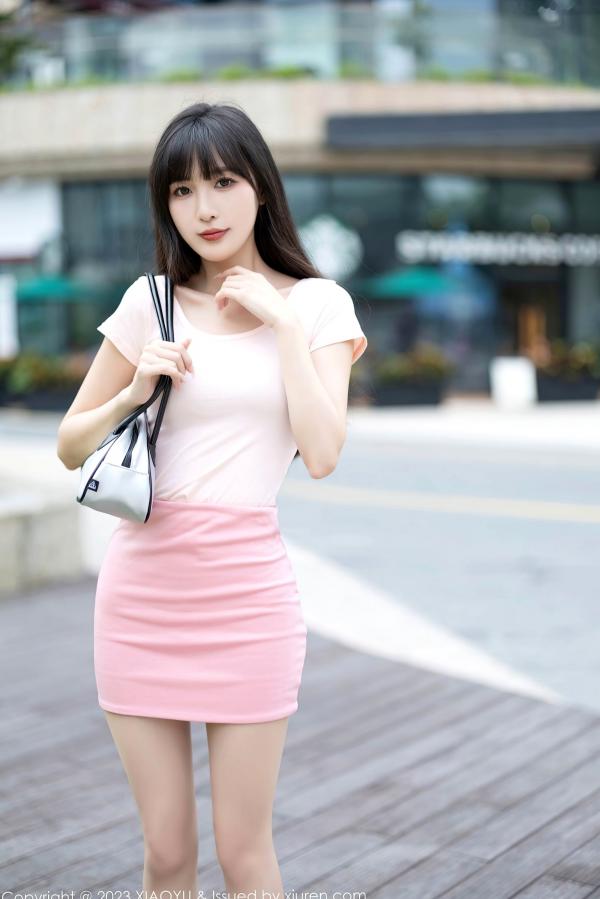 林星阑   XiaoYu语画界1112：林星阑甜美粉裙写真，室内私房大尺度出镜，尽显白嫩肌肤与曼妙曲线第5张图片