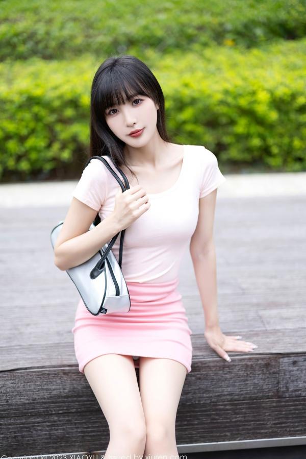 林星阑   XiaoYu语画界1112：林星阑甜美粉裙写真，室内私房大尺度出镜，尽显白嫩肌肤与曼妙曲线第15张图片