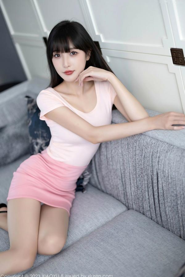 林星阑   XiaoYu语画界1112：林星阑甜美粉裙写真，室内私房大尺度出镜，尽显白嫩肌肤与曼妙曲线第23张图片