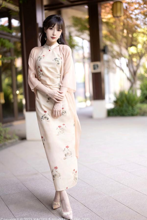 林星阑   XiaoYu语画界1071-林星阑贵州旅拍：绝美旗袍与性感浅粉内衣私房写真，苗族服饰韵味十足，演绎极致诱惑曲线第2张图片