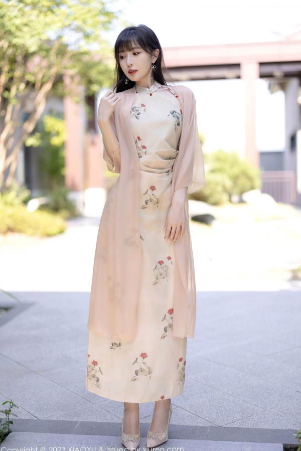 林星阑   XiaoYu语画界1071-林星阑贵州旅拍：绝美旗袍与性感浅粉内衣私房写真，苗族服饰韵味十足，演绎极致诱惑曲线第7张图片