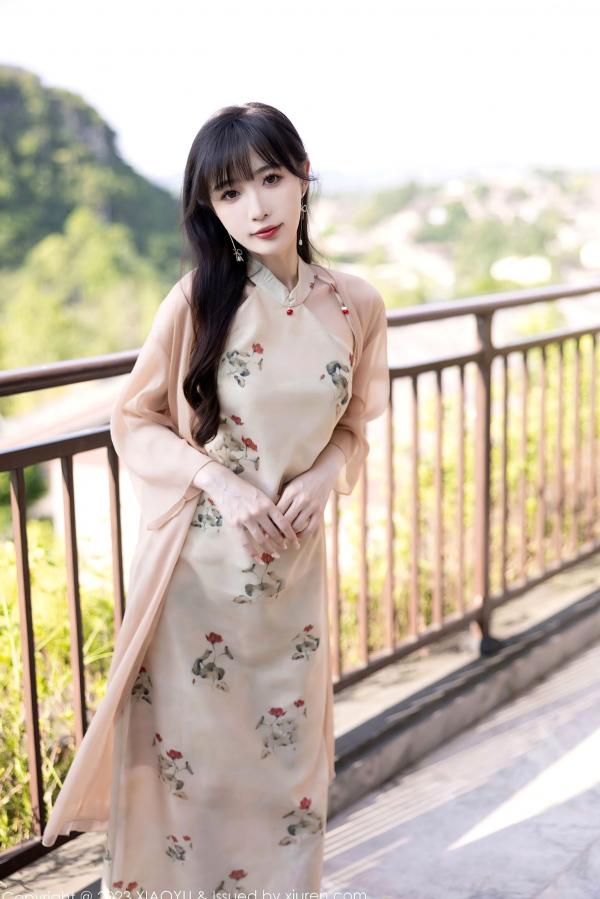 林星阑   XiaoYu语画界1071-林星阑贵州旅拍：绝美旗袍与性感浅粉内衣私房写真，苗族服饰韵味十足，演绎极致诱惑曲线第14张图片
