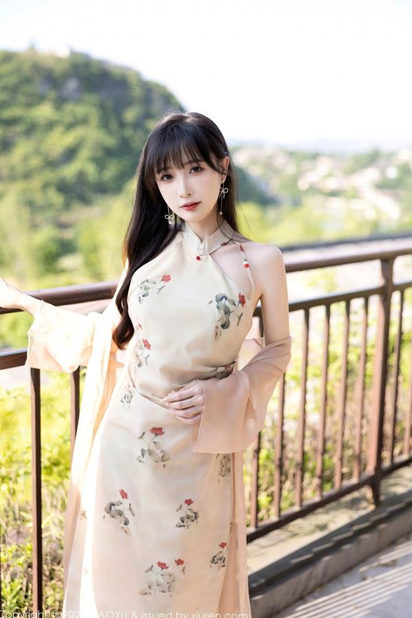 林星阑   XiaoYu语画界1071-林星阑贵州旅拍：绝美旗袍与性感浅粉内衣私房写真，苗族服饰韵味十足，演绎极致诱惑曲线第15张图片