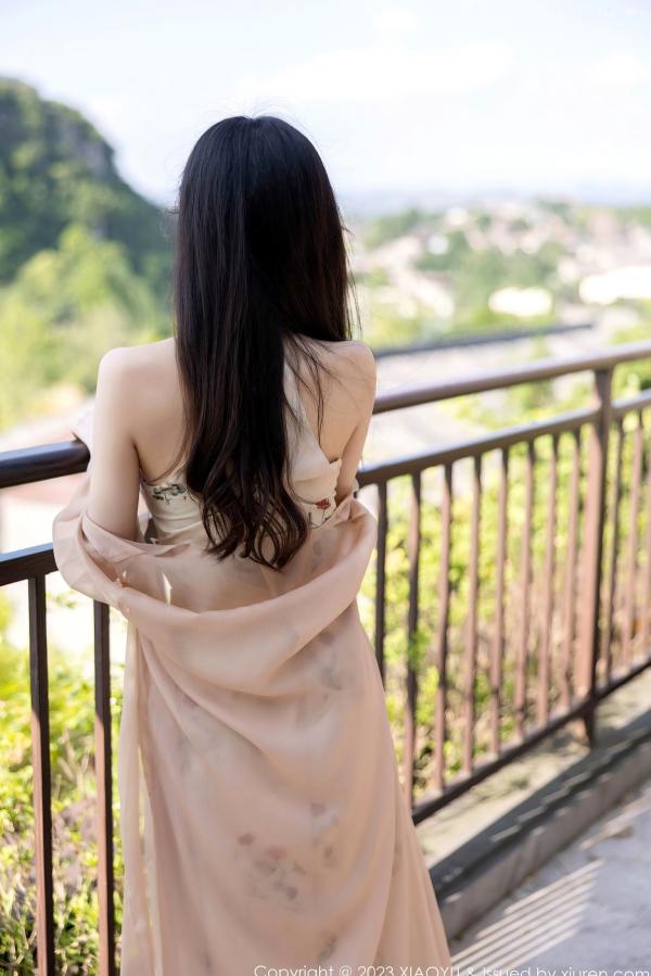 林星阑   XiaoYu语画界1071-林星阑贵州旅拍：绝美旗袍与性感浅粉内衣私房写真，苗族服饰韵味十足，演绎极致诱惑曲线第16张图片