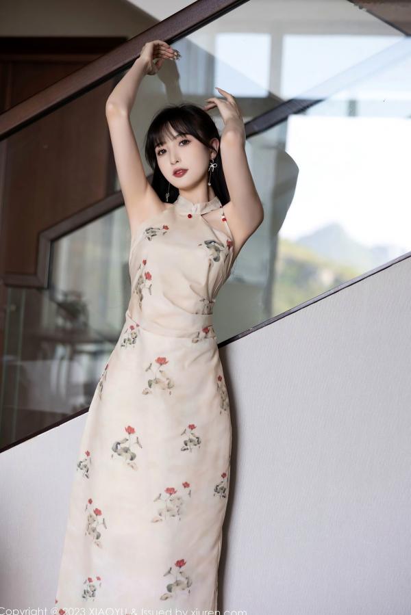 林星阑   XiaoYu语画界1071-林星阑贵州旅拍：绝美旗袍与性感浅粉内衣私房写真，苗族服饰韵味十足，演绎极致诱惑曲线第19张图片