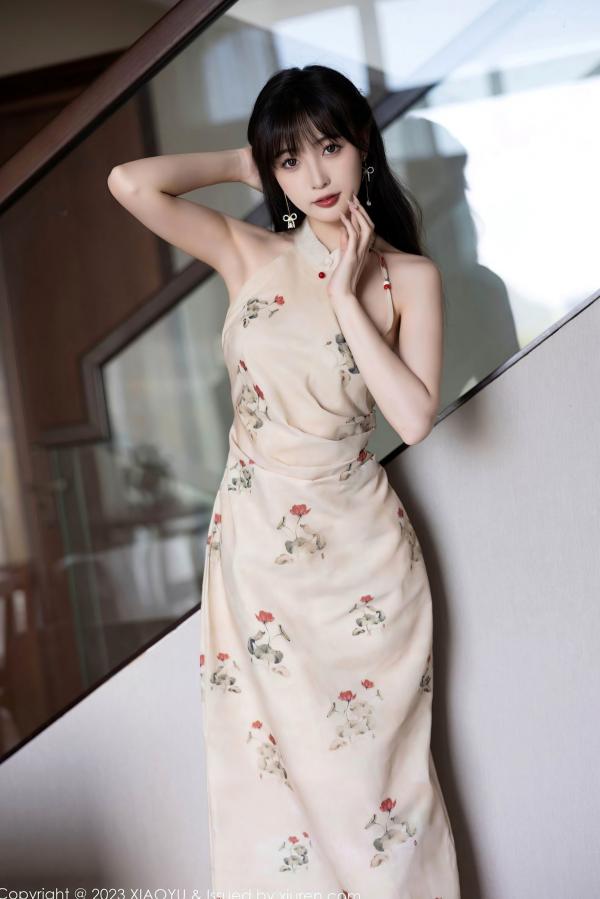 林星阑   XiaoYu语画界1071-林星阑贵州旅拍：绝美旗袍与性感浅粉内衣私房写真，苗族服饰韵味十足，演绎极致诱惑曲线第20张图片