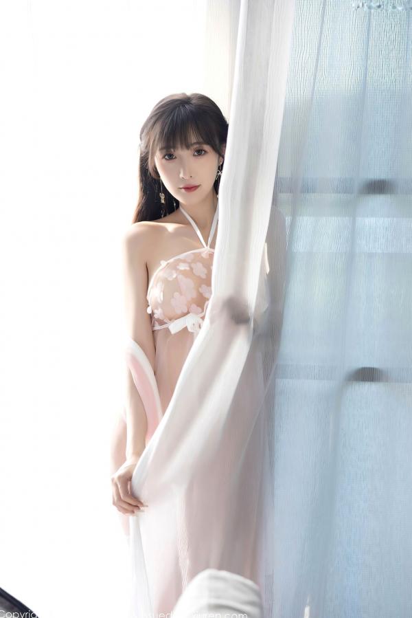 林星阑   XiaoYu语画界1071-林星阑贵州旅拍：绝美旗袍与性感浅粉内衣私房写真，苗族服饰韵味十足，演绎极致诱惑曲线第29张图片