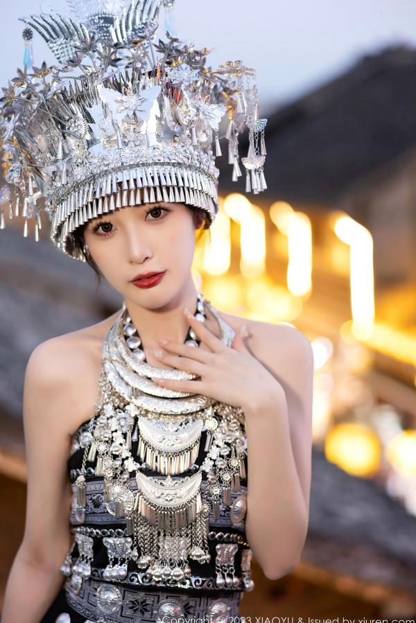 林星阑   XiaoYu语画界1071-林星阑贵州旅拍：绝美旗袍与性感浅粉内衣私房写真，苗族服饰韵味十足，演绎极致诱惑曲线第85张图片