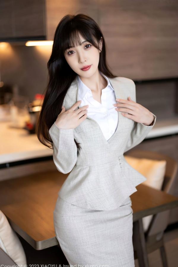 林星阑   XiaoYu语画界-1034-林星阑：浅色职场OL套装搭配绿色内衣，诠释干练与性感双重诱惑，精选高清私房套图第16张图片