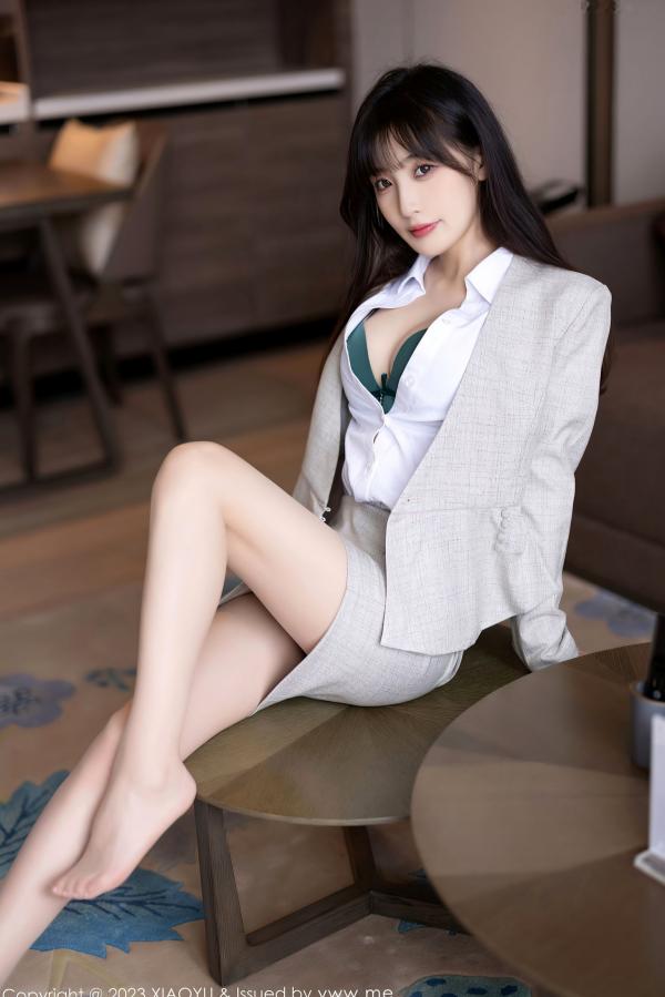 林星阑   XiaoYu语画界-1034-林星阑：浅色职场OL套装搭配绿色内衣，诠释干练与性感双重诱惑，精选高清私房套图第36张图片