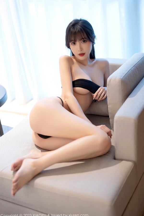 林星阑   XiaoYu语画界1000期：林星阑白色空姐制服诱惑，极致黑丝美腿，演绎职场御姐风情私房照第75张图片