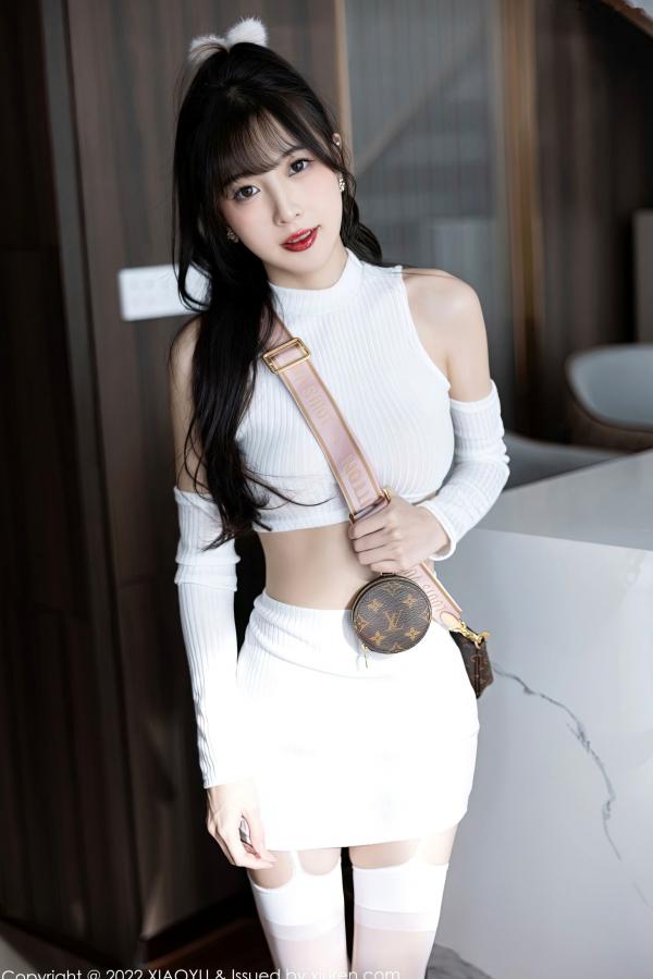 林星阑   XiaoYu语画界-928-林星阑-纯欲白色抹胸搭配白丝吊带袜，现代家居极致诱惑，优雅与性感并存的绝美写真第1张图片