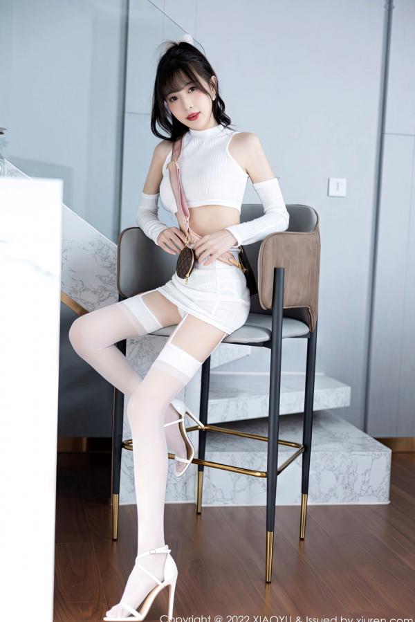林星阑   XiaoYu语画界-928-林星阑-纯欲白色抹胸搭配白丝吊带袜，现代家居极致诱惑，优雅与性感并存的绝美写真第6张图片